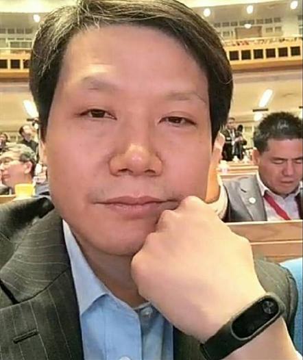 小米手环二代实物曝光 加入LED显示屏-起点资